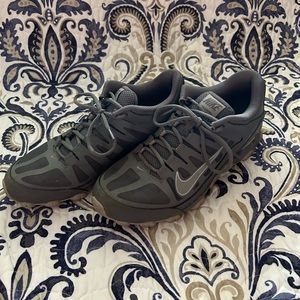 Nike Men’s Reax  Sneaker Size 10 Gray